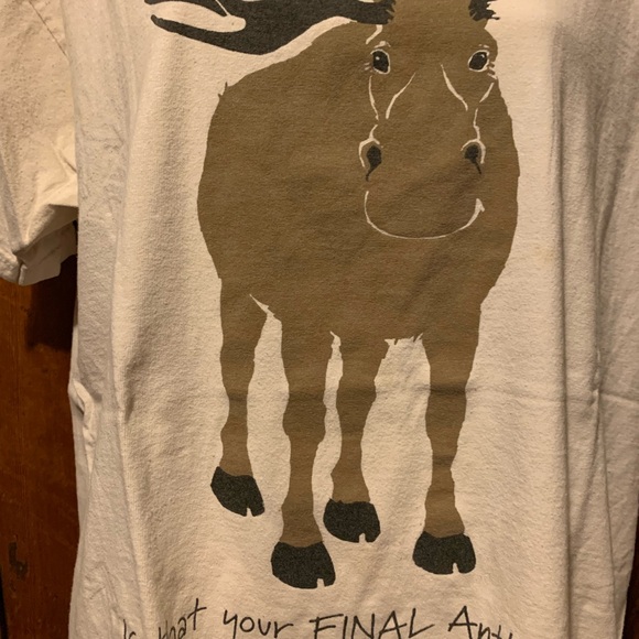 T-Shirt - Picture 2 of 6